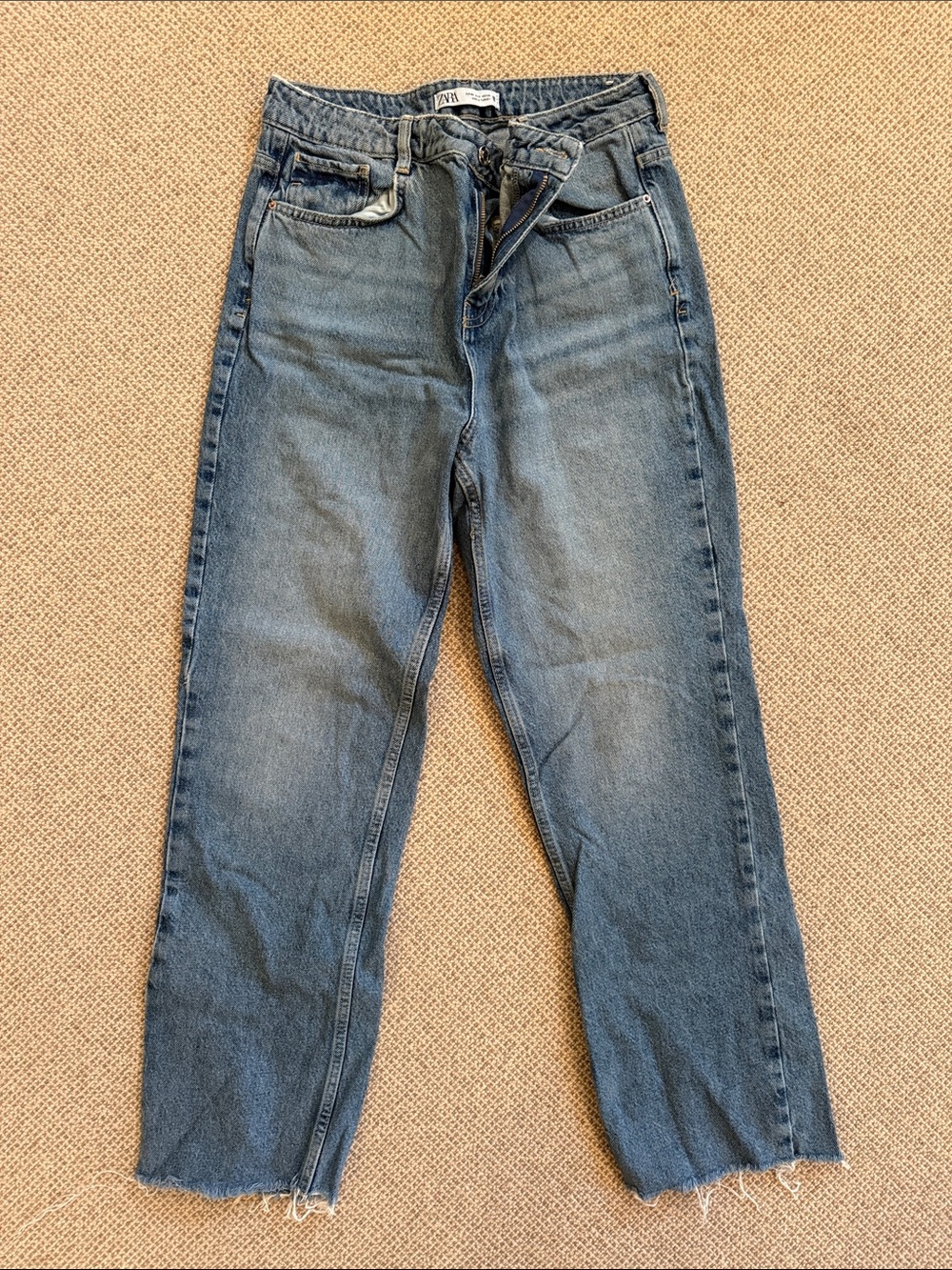 Zara loose fit straight leg jeans - size 8